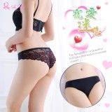 《AIMEI GIAREN》寵愛迷戀！無痕蕾絲花瓣拼接冰絲三角褲﹝黑﹞*